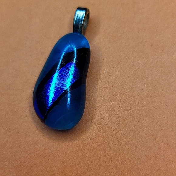 Pendant - Picture 2 of 3